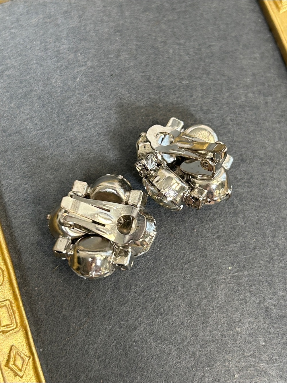 Vintage Old Hollywood Clear Crystal Cluster Clip-On Earrings - Picture 6 of 7